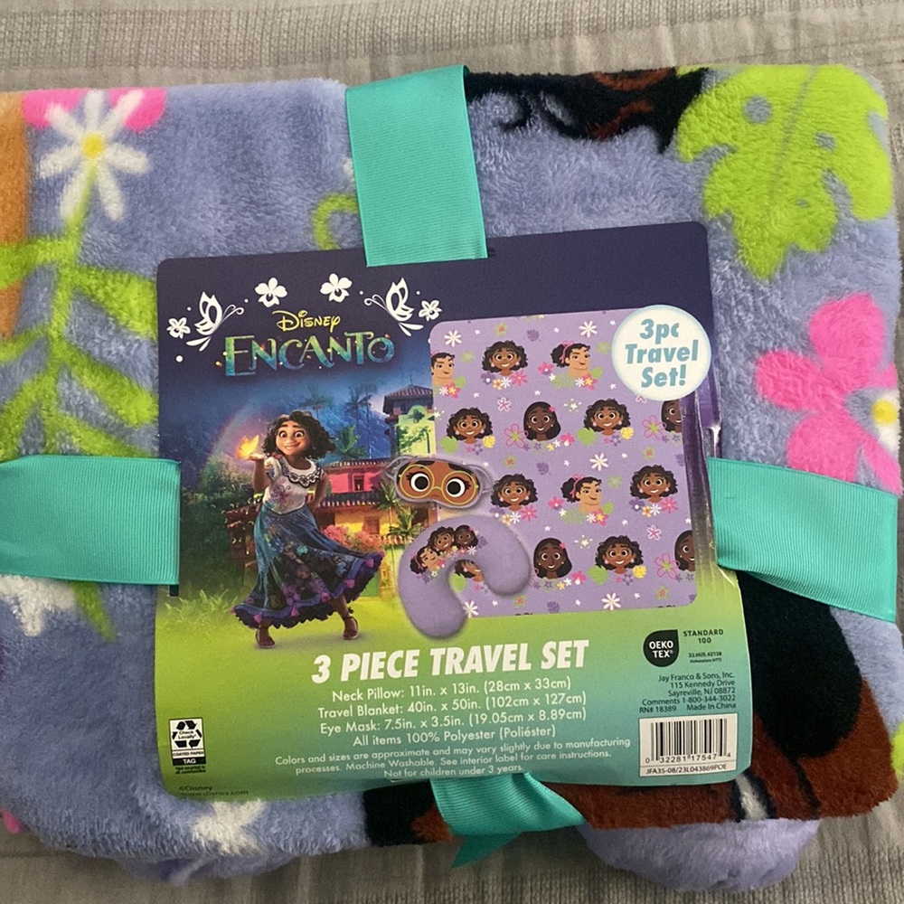 New with Tags Disney Encanto 3 piece Travel Set